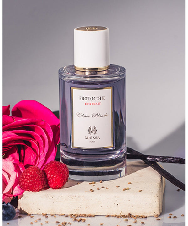 Alt Tag: PROTOCOLE by Maison Maïssa exudes luxurious elegance with spicy notes, captured beautifully by the5thscent in this exclusive unisex fragrance image.