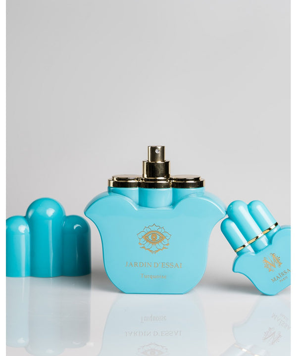 Elegant presentation of the PRECIOUS STONES EDITION BOX JARDIN DESSAI perfume by Maison Maïssa and the5thscent, highlighting its luxurious and fruity essence.