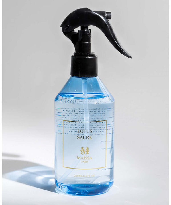 Luxurious LINEN & HOME FRAGRANCES LOTUS SACRE by Maison Maïssa, featuring peach, neroli, and amber notes, from the5thscent collection.